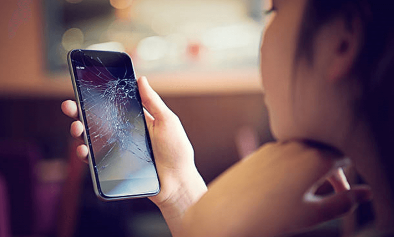 Key Factors Influencing The Cost Of Cracked Phone Repair