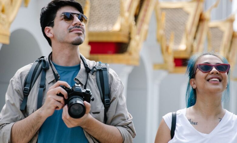 How Travel Bloggers and Content Creators Stay Connected While Building Global Audiences