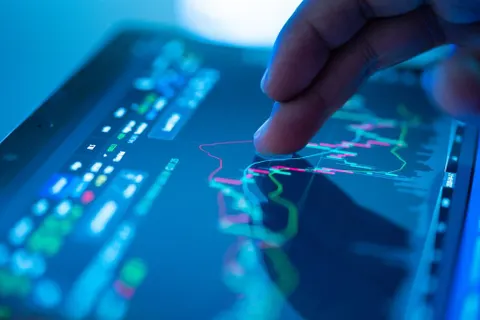 How Day-Wise Bids Reveal Market Mood During Big Offerings